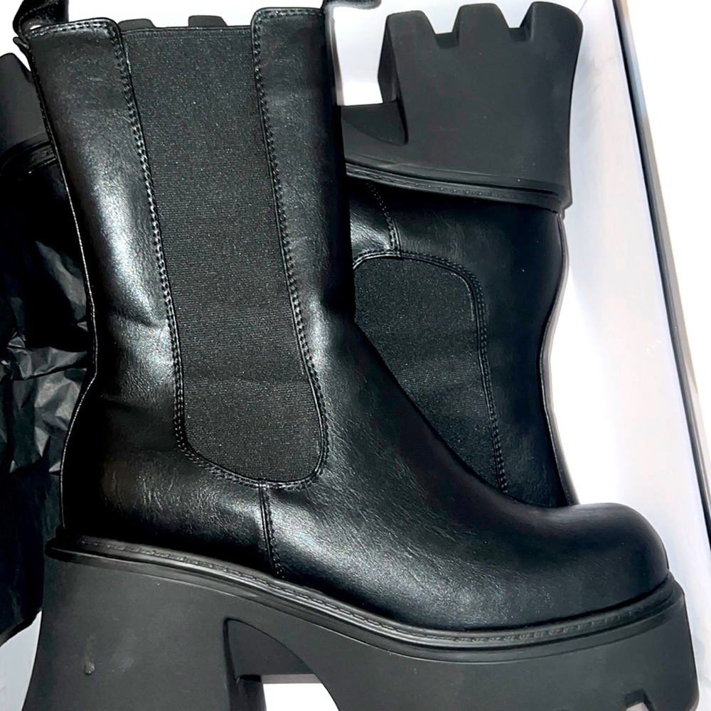 Platform boots Dolls Kill la moda
